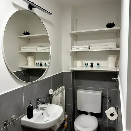 Private Oase Naehe Messe In Koeln-flittard Apartment