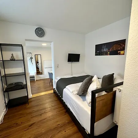 Private Oase Naehe Messe In Koeln-flittard *