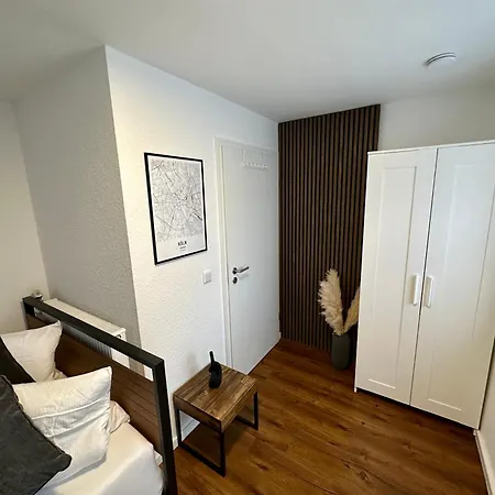 Private Oase Naehe Messe In Koeln-flittard Apartment